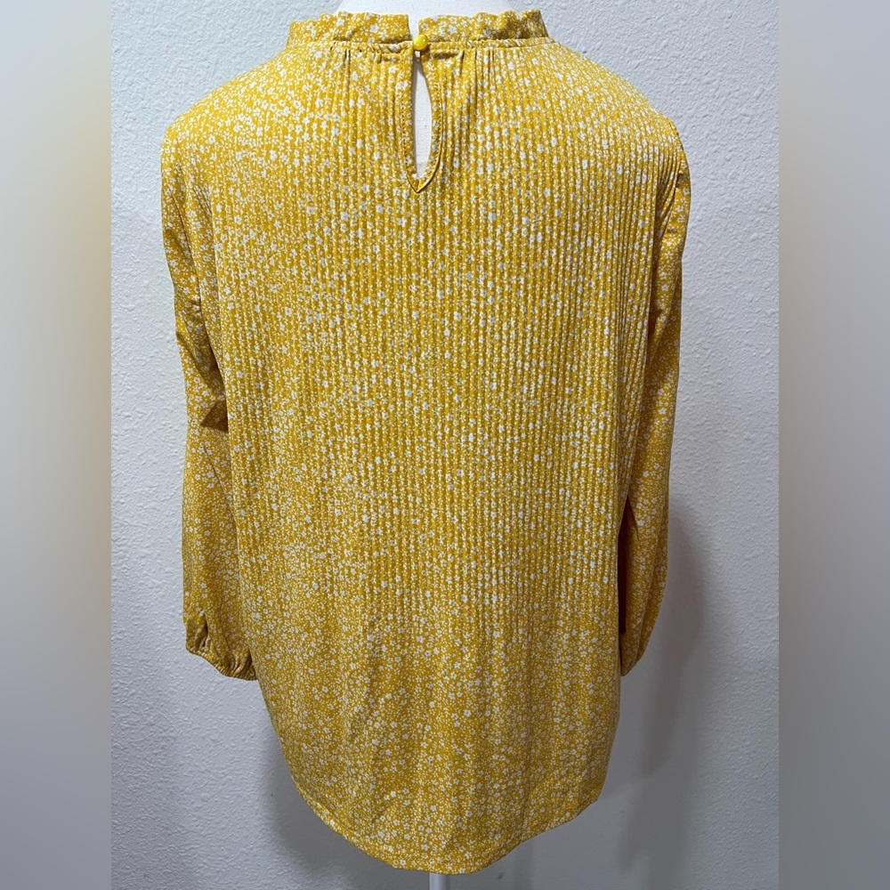 ADRIANNA PAPPELL Yellow Floral Yoke Detail Top EUC - Picture 2 of 6